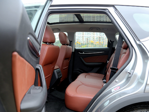 2018款1.5T 手动豪华型 后排空间