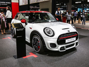 20182.0T JOHN COOPER WORKS w^