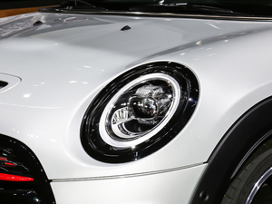 20182.0T JOHN COOPER WORKS ^