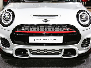 20182.0T JOHN COOPER WORKS оW(wng)
