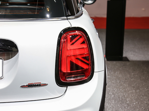 20182.0T JOHN COOPER WORKS β