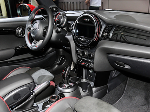 20182.0T JOHN COOPER WORKS п_