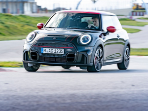 2021款JOHN COOPER WORKS Cabrio 欧洲版 整体外观