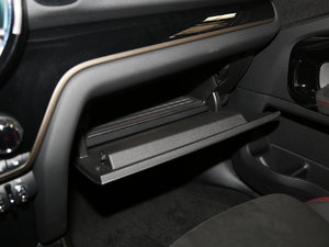 20172.0T JOHN COOPER WORKS м 