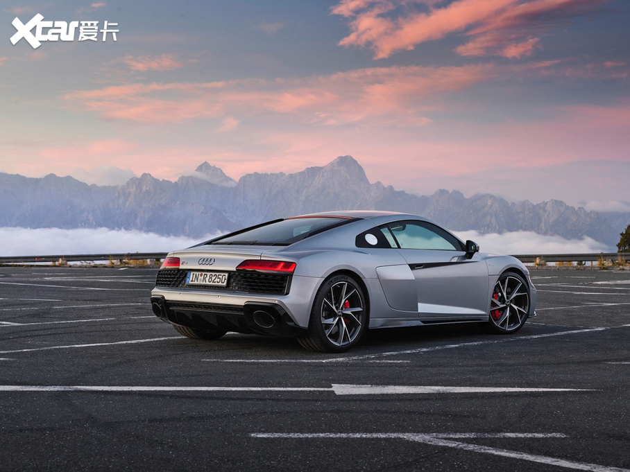 2021?yun)WR8 V10 Coupe RWD