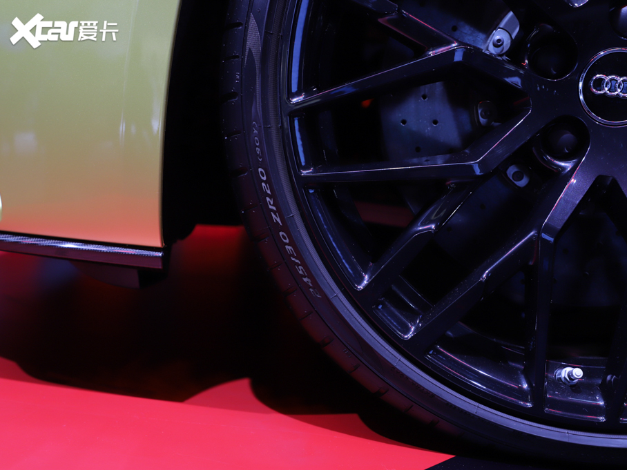 2021WR8 V10 Coupe Performance