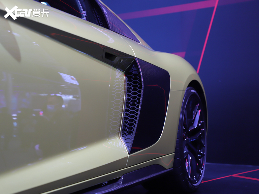 2021WR8 V10 Coupe Performance