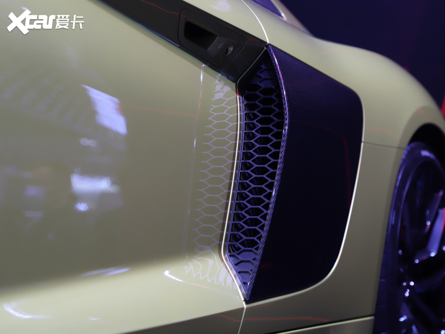 2021?yun)WR8 V10 Coupe Performance