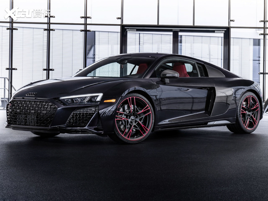 2021µR8 V10 Coupe RWD Panther Edition