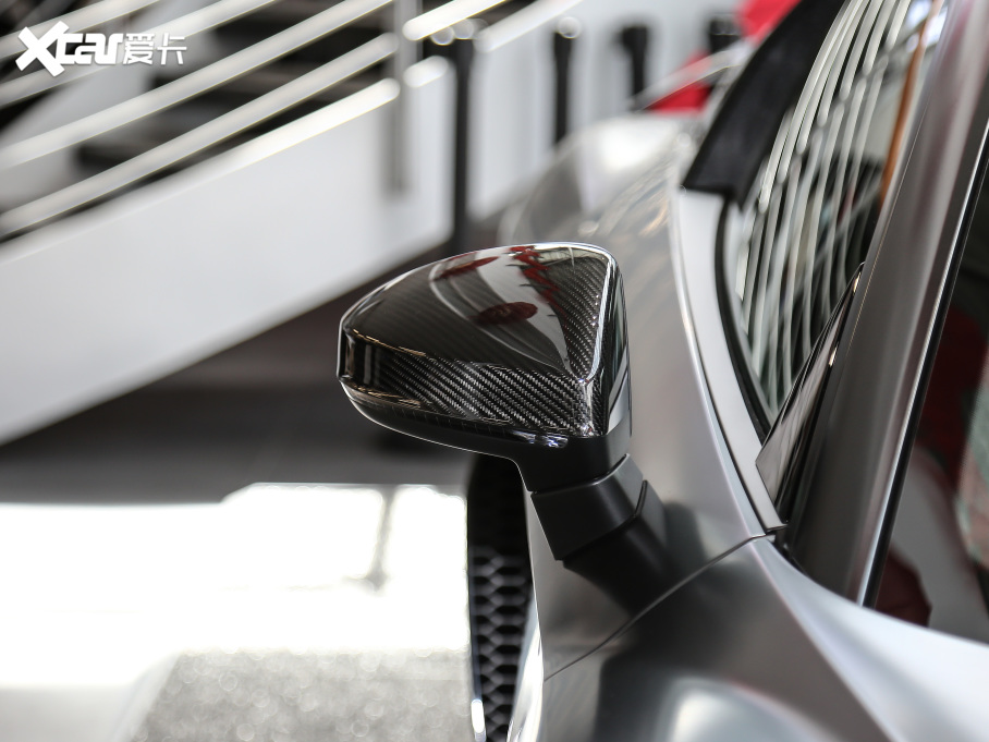 2021?yun)WR8 V10 Coupe Performance ղؼҰ