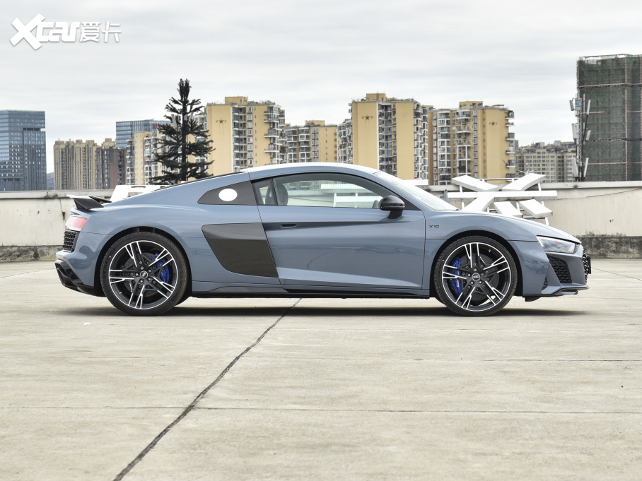 2021WR8 V10 Coupe Performance