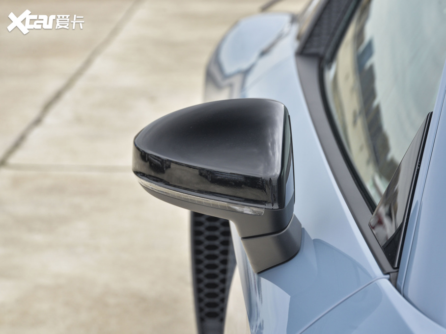 2021WR8 V10 Coupe Performance