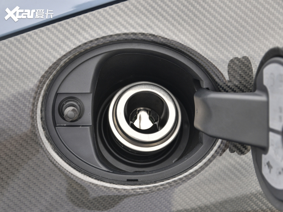 2021WR8 V10 Coupe Performance