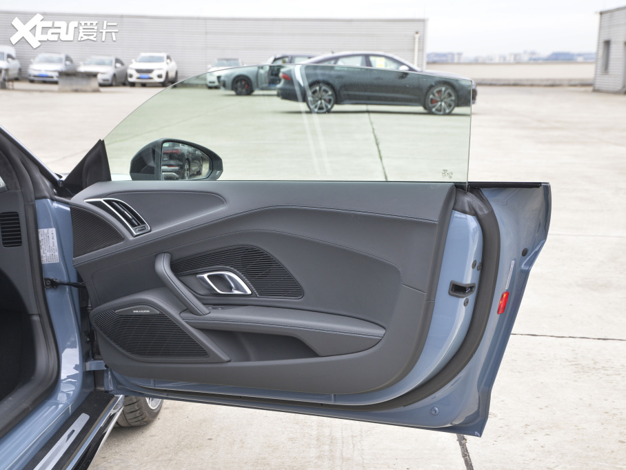 2021WR8 V10 Coupe Performance