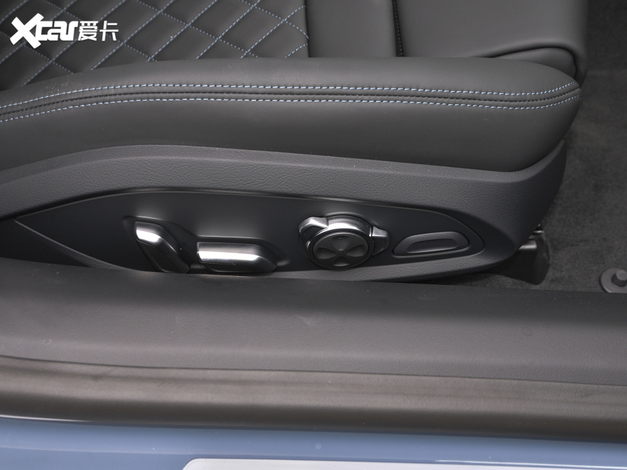 2021WR8 V10 Coupe Performance