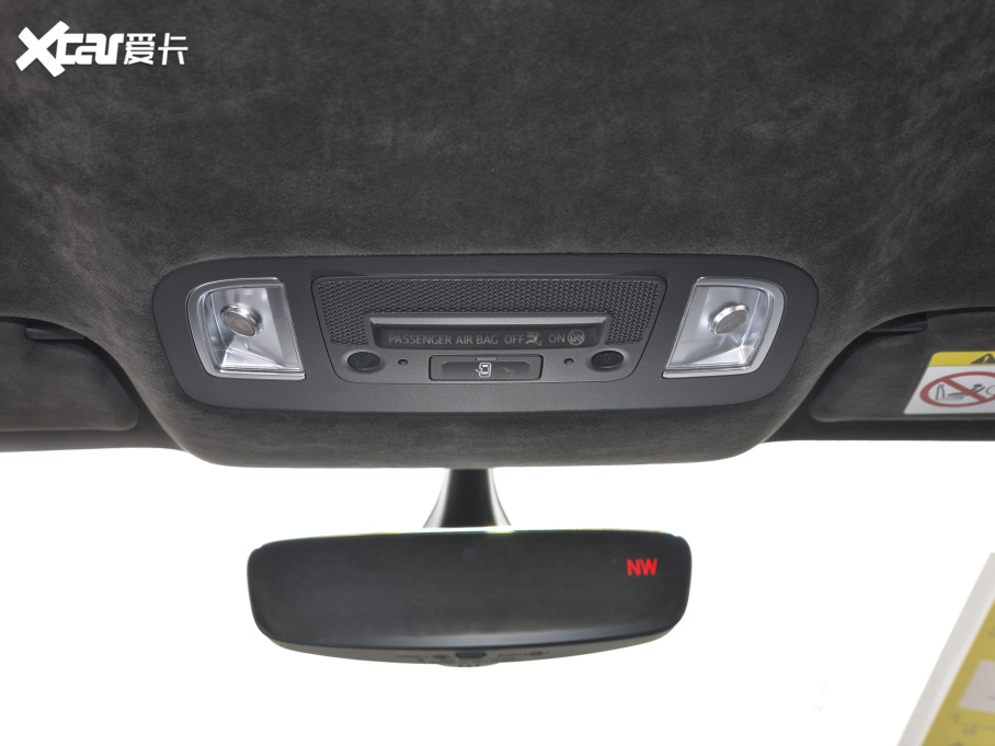 2021?yun)WR8 V10 Coupe Performance