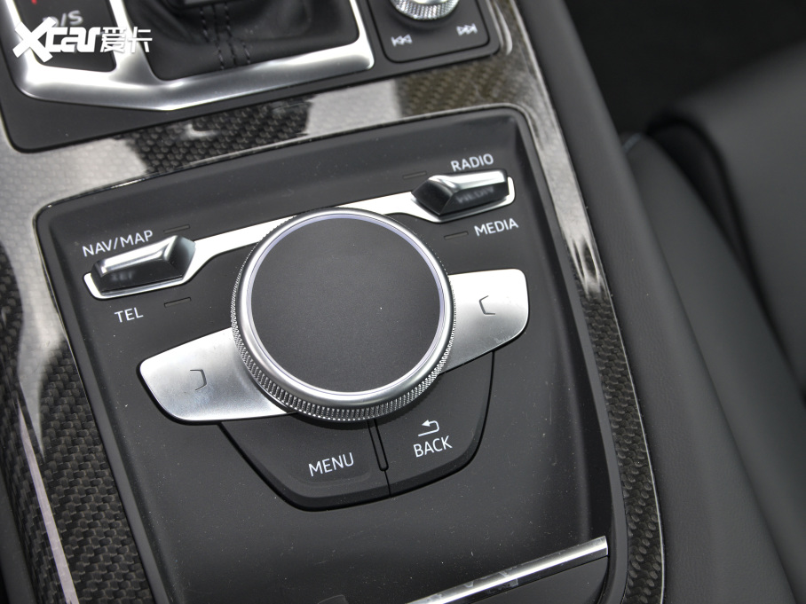 2021?yun)WR8 V10 Coupe Performance