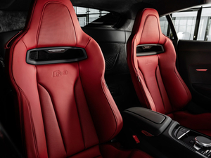 2021款V10 Coupe RWD Panther Edition 空间座椅