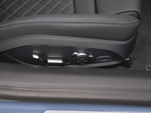 2021V10 Coupe Performance g