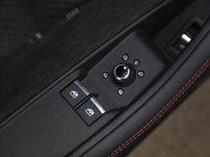 20212.9T Coupe  {܇ƅ^(q)	