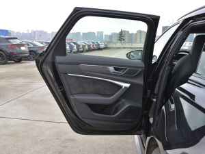 2021RS 6 4.0T Avant  ܇T