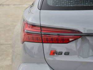 2021RS 6 4.0T Avant  ^
