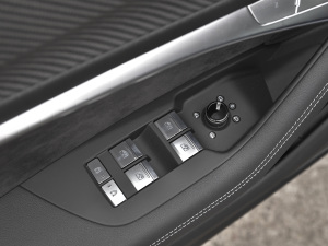 2021RS 6 4.0T Avant  {܇ƅ^	