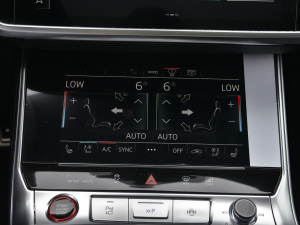 2021RS 6 4.0T Avant  {{