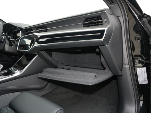 2022款RS 6 4.0T Avant 手套箱