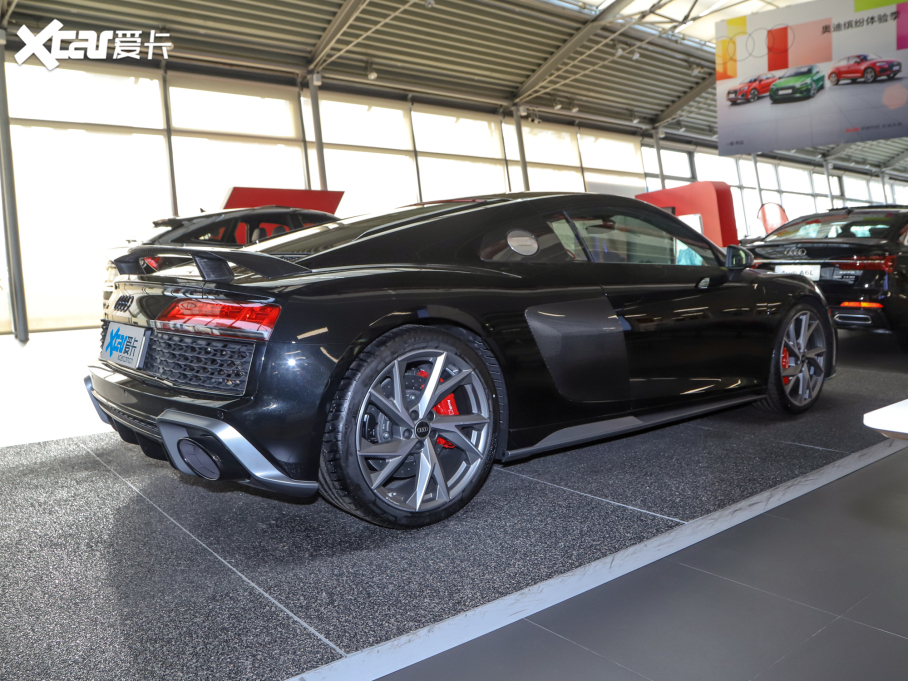 2022WR8 V10 Coupe performance