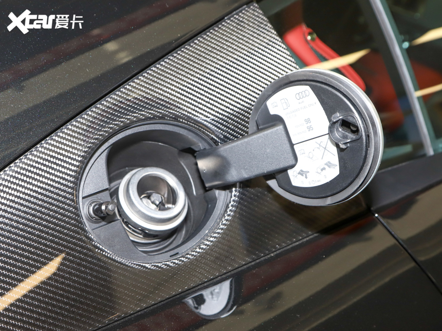 2022WR8 V10 Coupe performance