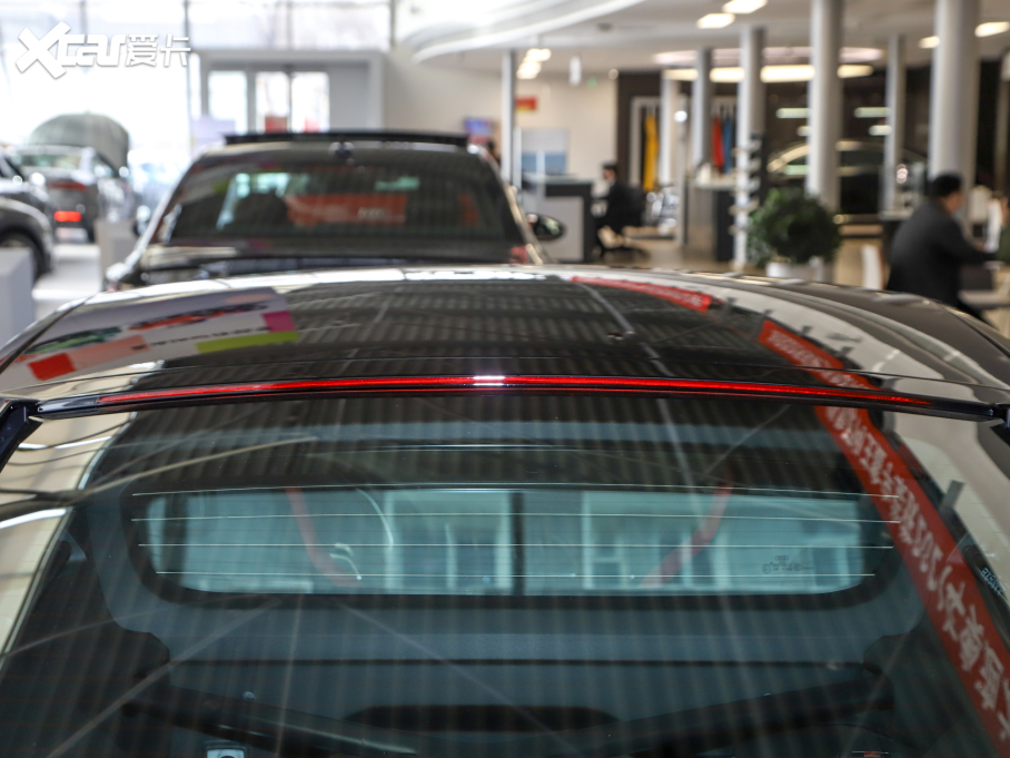 2022WR8 V10 Coupe performance