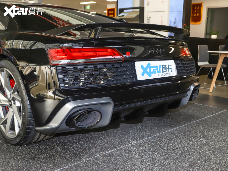 2022WR8 V10 Coupe performance