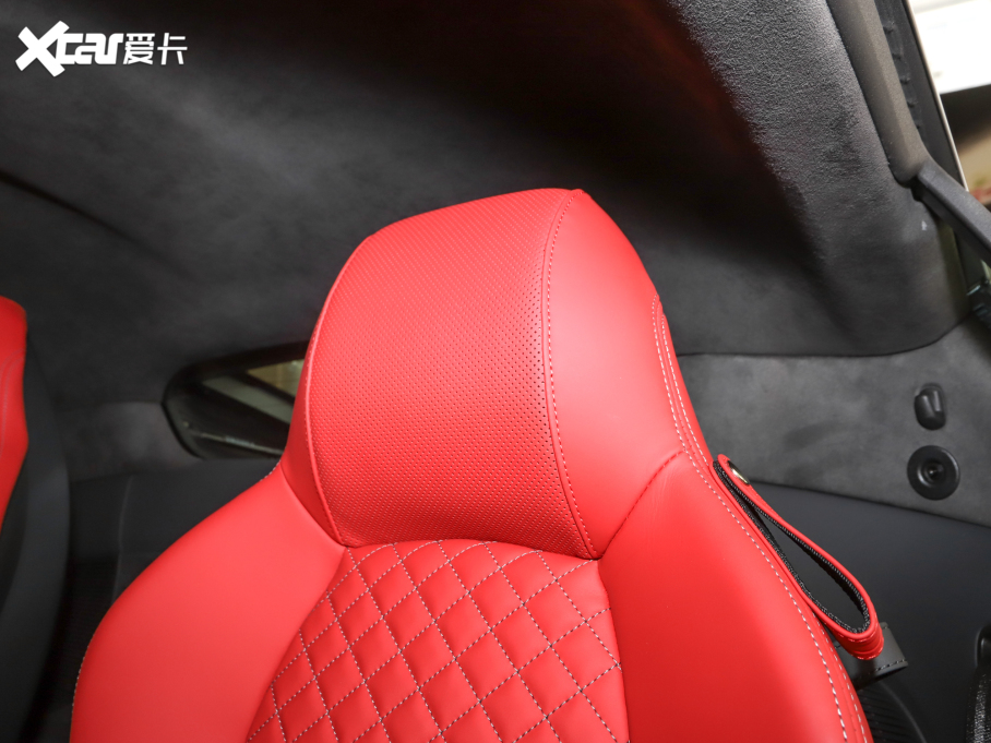 2022?yun)WR8 V10 Coupe performance