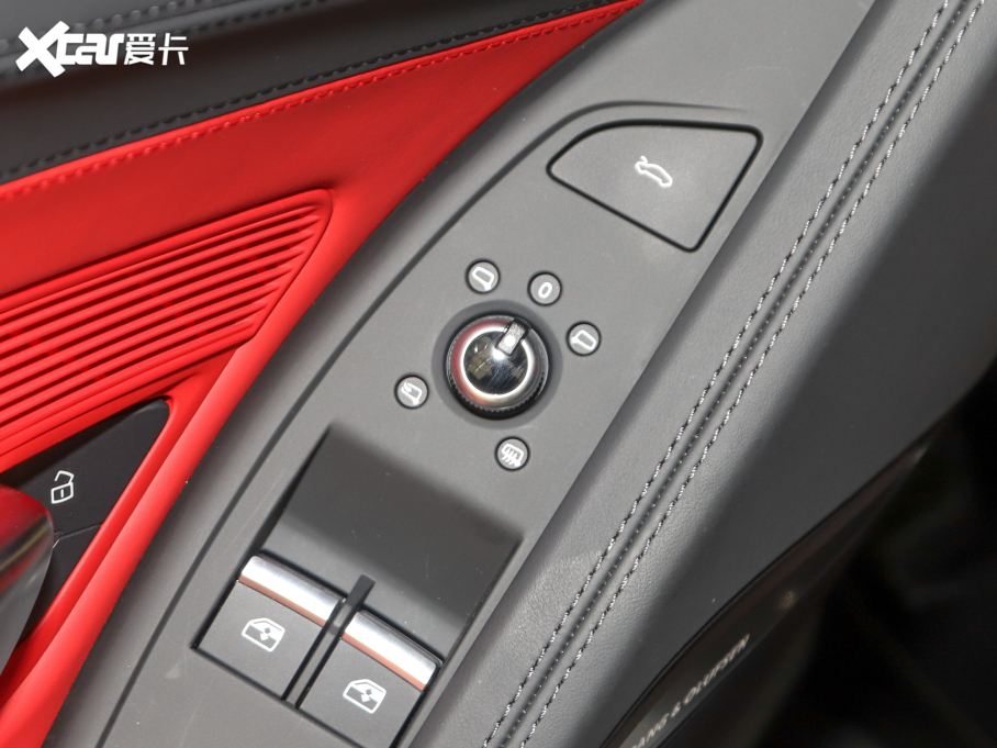 2022WR8 V10 Coupe performance