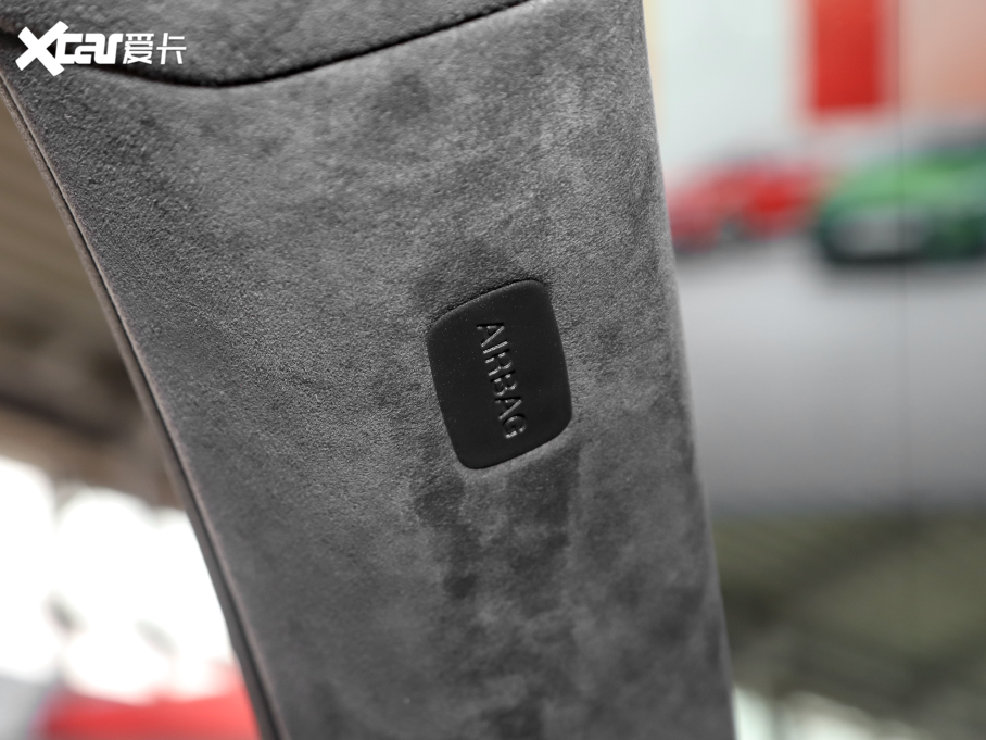 2022WR8 V10 Coupe performance