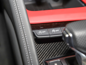 2022V10 Coupe performance п؅^(q)