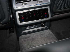 2023RS 6 4.0T Avant п؅^