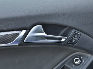 2012Coupe 4.2FSI quattro g