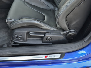 2012Coupe 4.2FSI quattro g