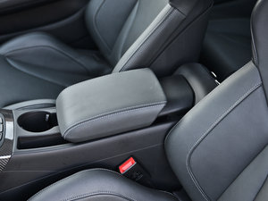 2012Coupe 4.2FSI quattro g