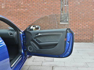 2012Coupe 4.2FSI quattro g