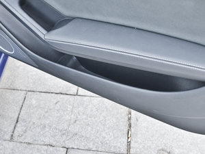 2012Coupe 4.2FSI quattro g