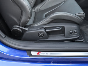 2012Coupe 4.2FSI quattro g