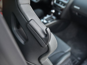 2012Coupe 4.2FSI quattro g