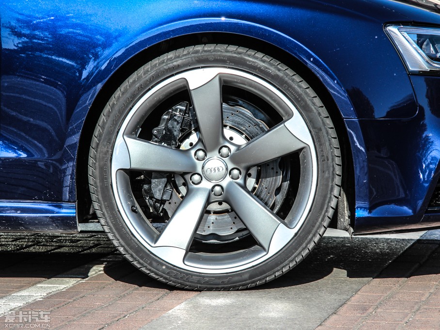 2013?yun)WRS5 Cabriolet 4.2 FSI quattro