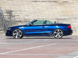 2013Cabriolet 4.2 FSI quattro (c)