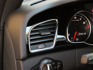 2013Cabriolet 4.2 FSI quattro п؅^