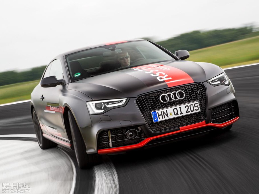 2014��W��RS5 TDI����܇