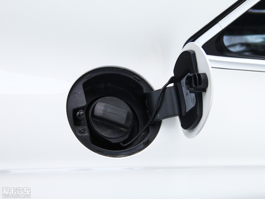 2014?yun)WRS5 Coupe ؄e